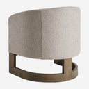 Sillón de madera de fresno y poliéster en color beige natural