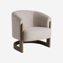 Sillón de madera de fresno y poliéster en color beige natural