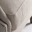 Sillón de madera de fresno y poliéster en color marrón 108 x 93 x 109 cm – detalle