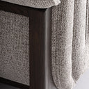 Sillón de madera de fresno y poliéster en color marrón 126 x 90 x 73 cm – detalle