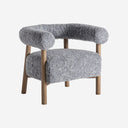 Sillón de madera de fresno y poliéster en color marrón natural