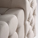Sillón de madera de fresno y poliéster en color negro 118 x 92 x 72 cm – detalle