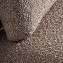 Sillón de madera de pino reciclado y poliéster en color marrón – detalle