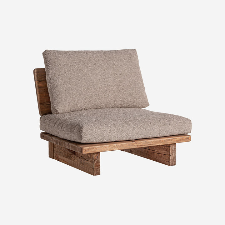 Sillón de madera de pino reciclado y poliéster en color marrón