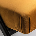 Sillón de madera de pino y madera de caucho en color negro – detalle