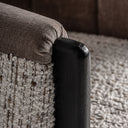 Sillón de madera de pino y poliéster – detalle