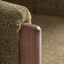 Sillón de madera de pino y poliéster en color pistacho – detalle