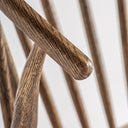 Sillón de madera de roble y cuerda en color marrón 67 x 79 cm – detalle