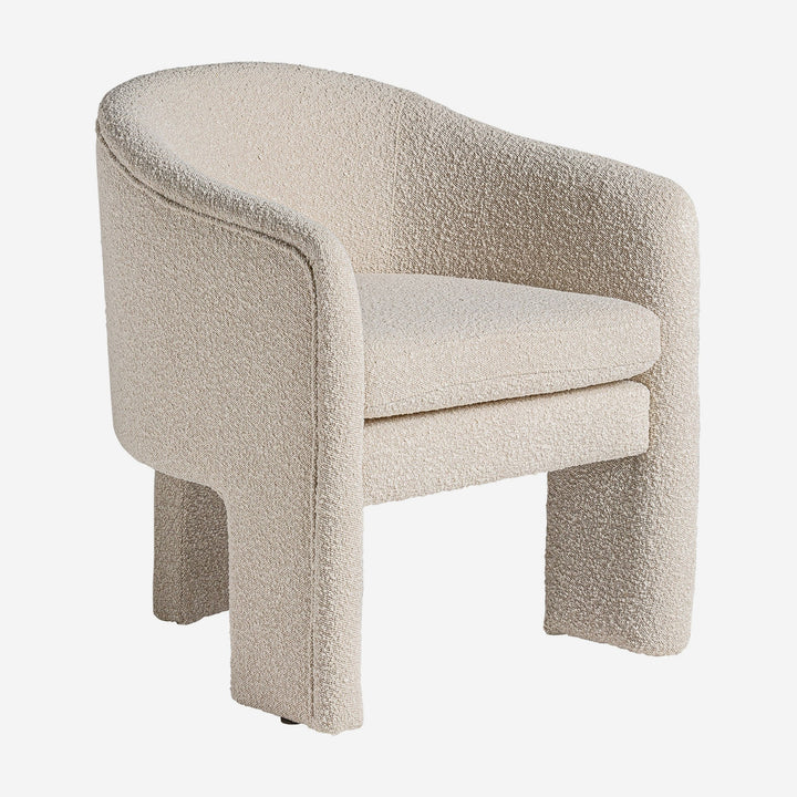 Sillón tapizado en algodón bouclé en color blanco roto