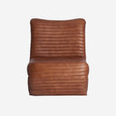 Sillón tapizado en cuero en color marrón