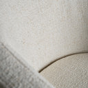 Sillón tapizado en poliéster en color blanco roto – detalle