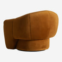Sillón tapizado en poliéster en color camel