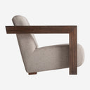 Sillón tapizado en poliéster en color crema