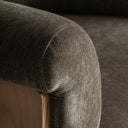 Sillón tapizado en poliéster en color verde – detalle