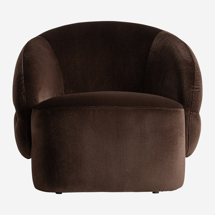 Sillón tapizado en terciopelo en color chocolate