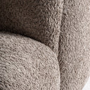 Sofá de madera de alerce y poliéster en color marrón – detalle