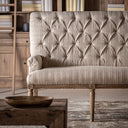 Sofá de madera de mango y poliéster en color marrón – ambiente