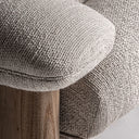 Sofá de madera de olmo y poliéster en color marrón – detalle