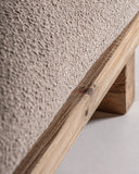 Sofá de madera de pino reciclado y poliéster en color marrón – detalle