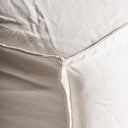 Sofá modular tapizado en lino en color blanco de inspiración art déco 110 x 85 cm – detalle
