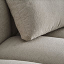 Sofá modular tapizado en poliéster en color gris con módulos acolchados – detalle