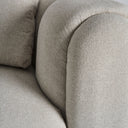 Sofá modular tapizado en poliéster en color gris con módulos acolchados – detalle