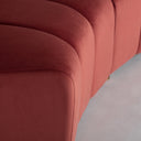 Sofá modular tapizado en terciopelo en color rosa – detalle