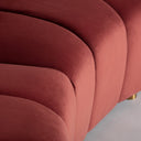 Sofá modular tapizado en terciopelo en color rosa – detalle