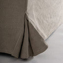 Sofá tapizado en lino en color beige 280 x 109 x 88 cm – detalle
