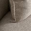 Sofá tapizado en poliéster en color blanco roto 375 x 142 x 88 cm – detalle