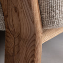 Sofá tapizado en poliéster en color marrón y beige – detalle