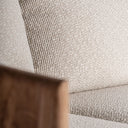 Sofá tapizado en poliéster en color marrón y beige – detalle