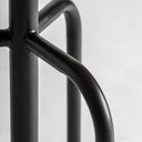 Taburete alto de hierro y piel de cabra en color negro – detalle