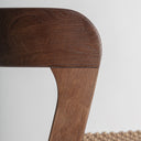 Taburete alto de madera de roble y fibra natural en color marrón (pack de 2) – detalle