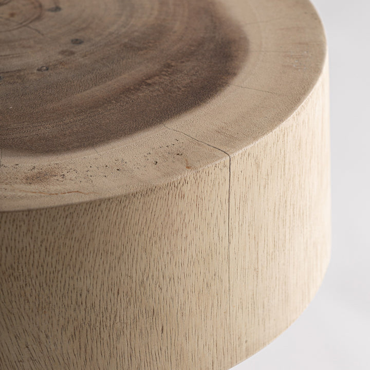 Taburete alto de madera de suar en color marrón 30 x 61 cm – detalle