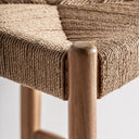 Taburete alto de madera de teca y cáñamo en color marrón – detalle