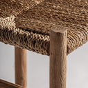 Taburete alto de madera de teca y fibra natural en color marrón 45 x 48 x 104 cm – detalle