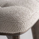 Taburete alto de poliéster y madera de fresno en color beige 38 x 65 cm – detalle