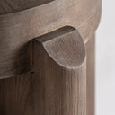 Taburete de madera de olmo en color marrón – detalle
