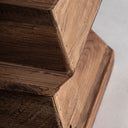 Taburete de madera de pino reciclado en color marrón envejecido – detalle