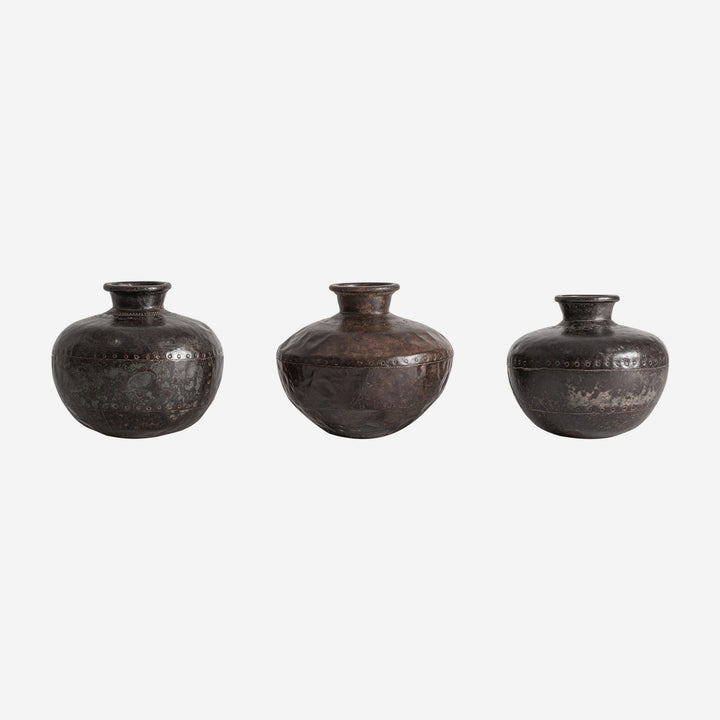 Tinaja decorativa de hierro en tonos marrones