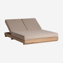 Tumbona de exterior de madera de teca reciclada en color marrón de estilo colonial – 210 x 160 x 21 cm