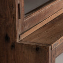 Vitrina de madera de mango reciclada y vidrio en color marrón natural – detalle
