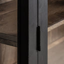 Vitrina de madera de mango y vidrio en color negro – detalle