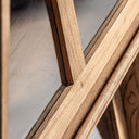 Vitrina de madera de teca reciclada y cristal en color marrón 85 x 46 x 211 cm – detalle