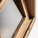 Vitrina de madera de teca reciclada y cristal en color marrón 85 x 46 x 211 cm – detalle