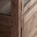 Vitrina de madera recuperada en color marrón – detalle