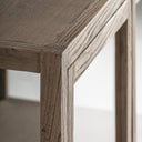 Vitrina modular de madera de olmo en color marrón claro – detalle
