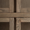 Vitrina modular de madera de olmo en color marrón claro – detalle