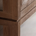 Vitrina modular de madera de teca y vidrio en color marrón – detalle